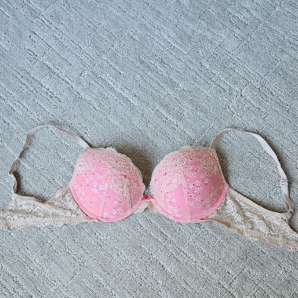 Victoria's Secret Pink and Cream Lace Dream Angels Bra